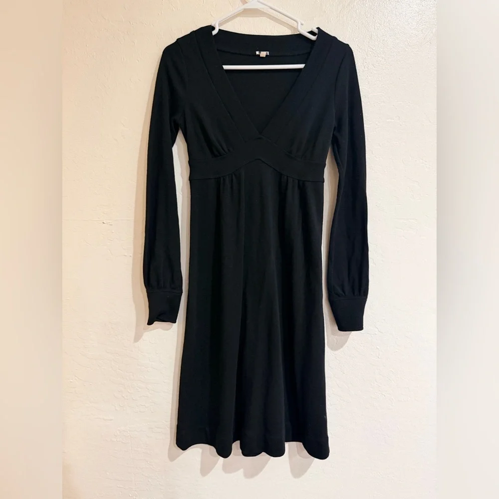 J. Crew Black Long Sleeve V-neck 100% Wool Dress size 2
